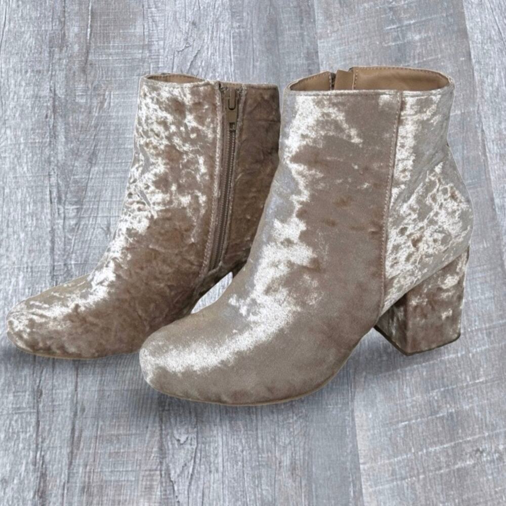 Room Of Fashion Velvet Ankle Bootie Womens 7 Champagne Blush Chunky Block Heel